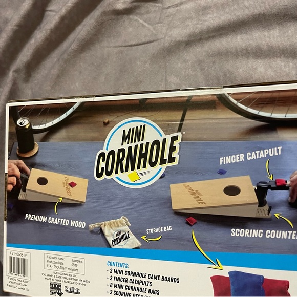 New Unopened Buffalo Games Mini Cornhole Table Top Game - Picture 4 of 4